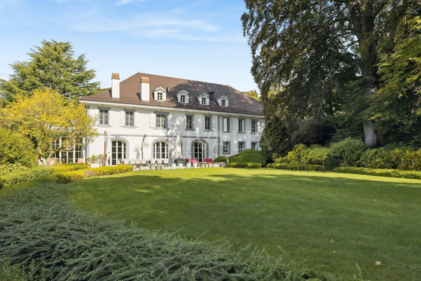 Außergewöhnliches Herrenhaus in Jouxtens-Mézery - Foto 1 von 6