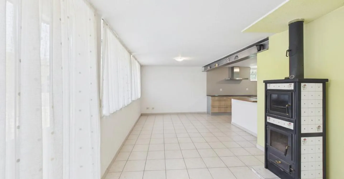Spaziosa casa indipendente con 6.5 stanze, cantina e parcheggi, Basse-Allaine - Foto 2 di 13