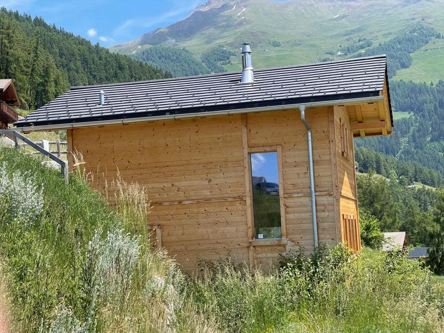 3.5 Room Chalet in Mase as a Second Home - Photo 2 of 6