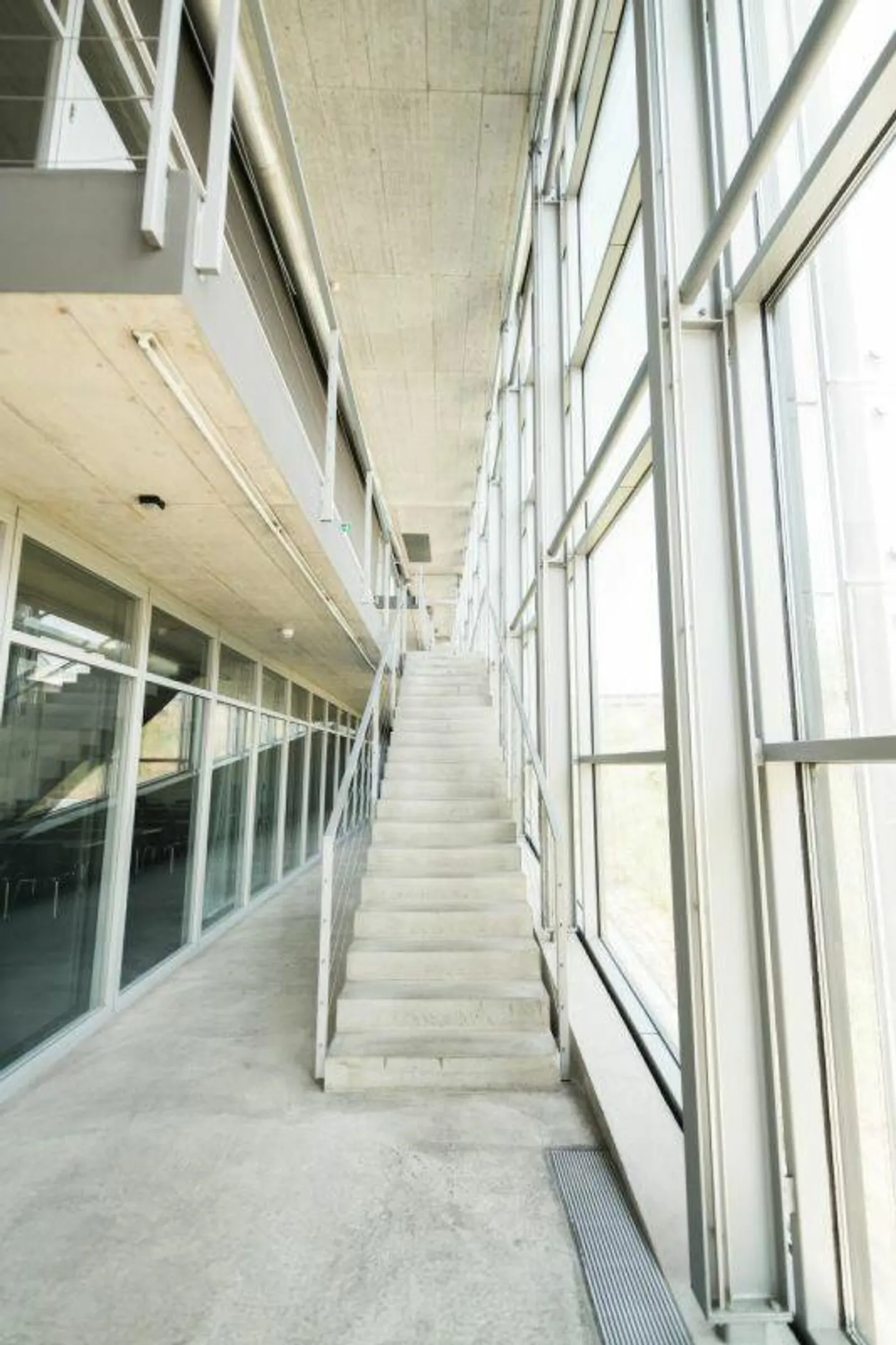 Spazi per uffici rappresentativi con extra speciali - Foto 10 di 15