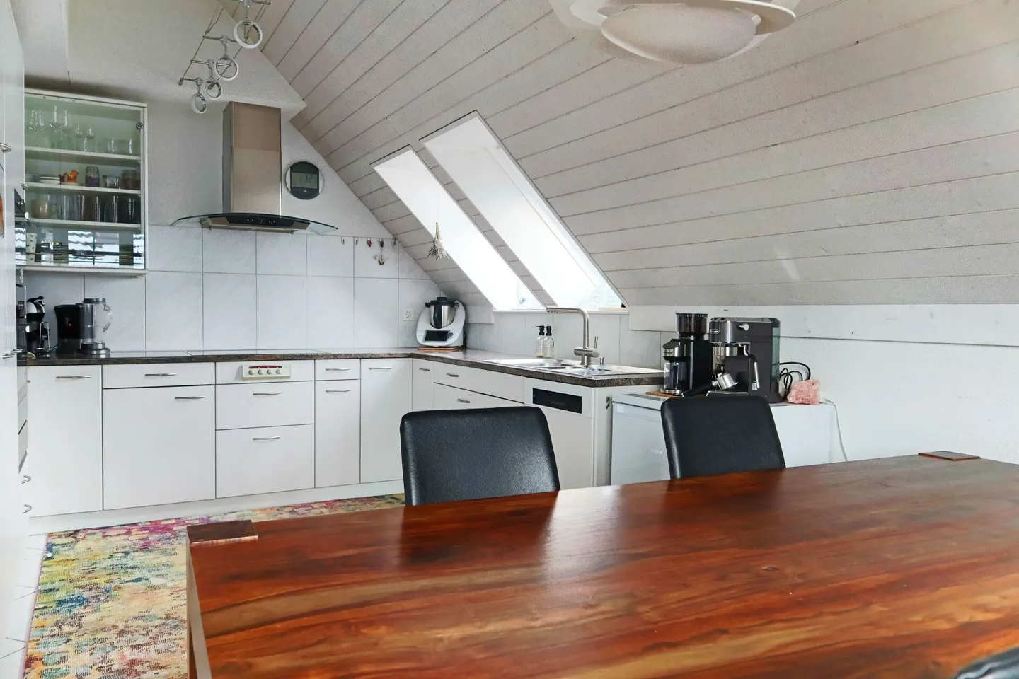 Maisonette penthouse exclusive de 5,5 pièces avec une sensation d'espace généreuse - Photo 5 sur 13