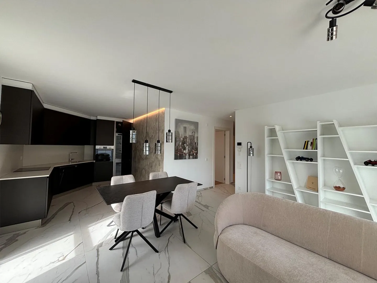 Élégant 3.5 pièces à Massagno avec jardin sur le toit et vue sur le lac - Photo 2 sur 10