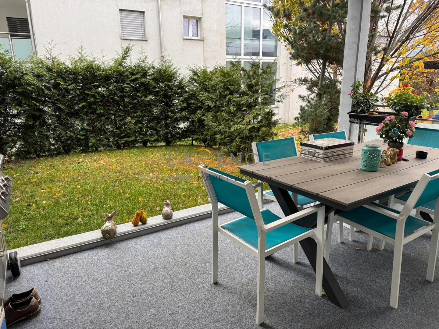 Appartement Charmant avec Terrasse - Photo 3 sur 4