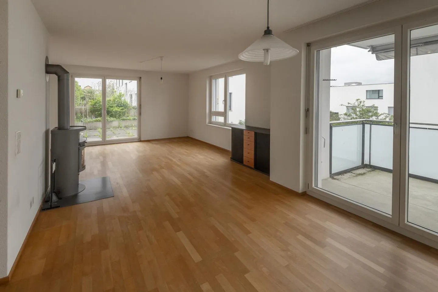 Appartement moderne de 4,5 pièces au 2ème étage avec balcon et terrasse à Lucerne - Photo 4 sur 9