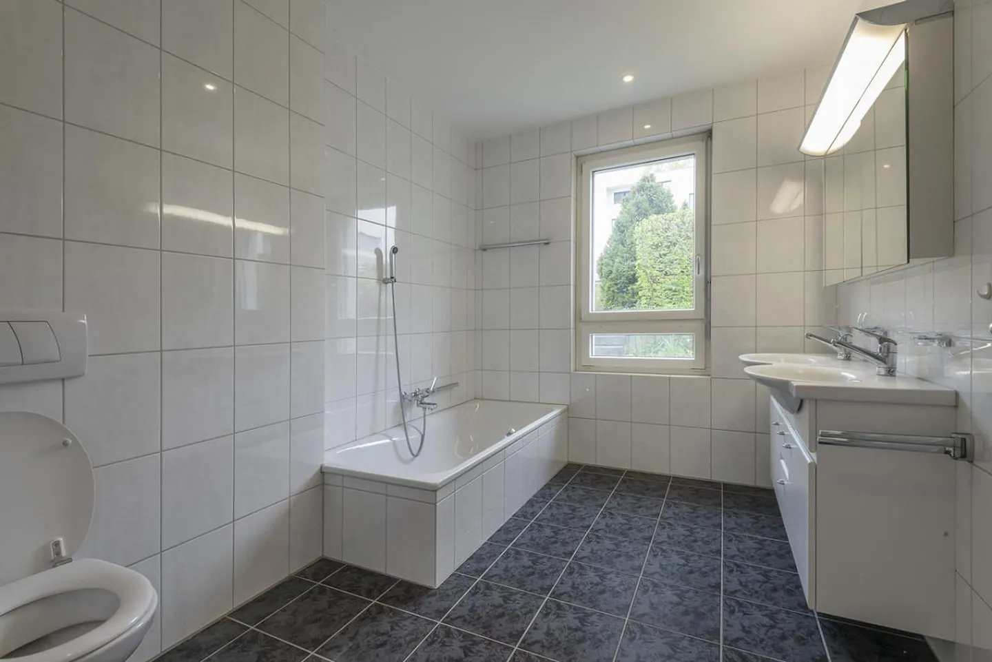 Appartement moderne de 4,5 pièces au 2ème étage avec balcon et terrasse à Lucerne - Photo 6 sur 9