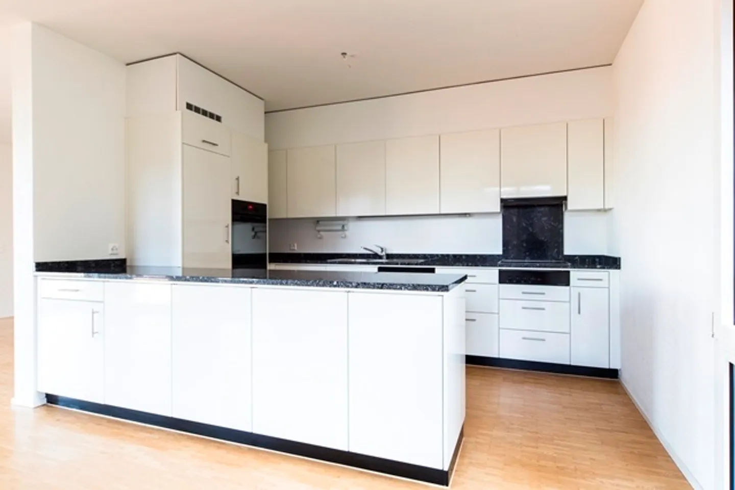 Apartment for rent - Photo 2 of 6