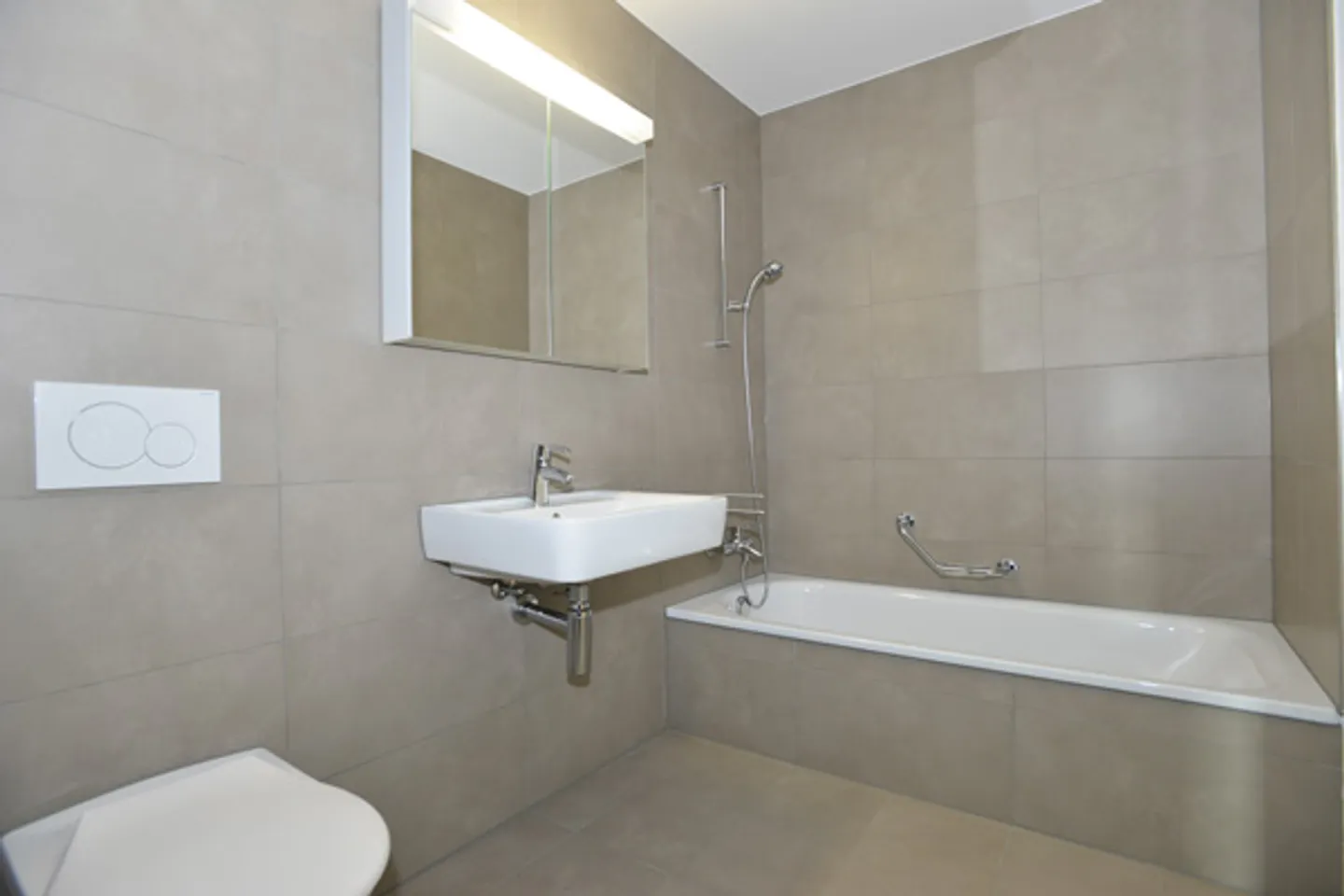 Geräumige Wohnung mit Loggia - Foto 4 von 7