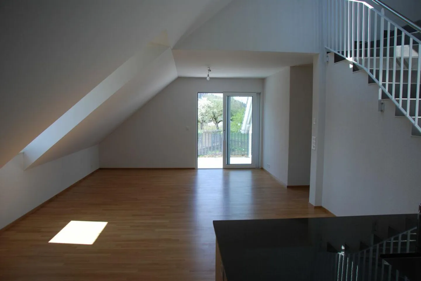 Bright modern 4.5 maisonette penthouse - Photo 4 of 12