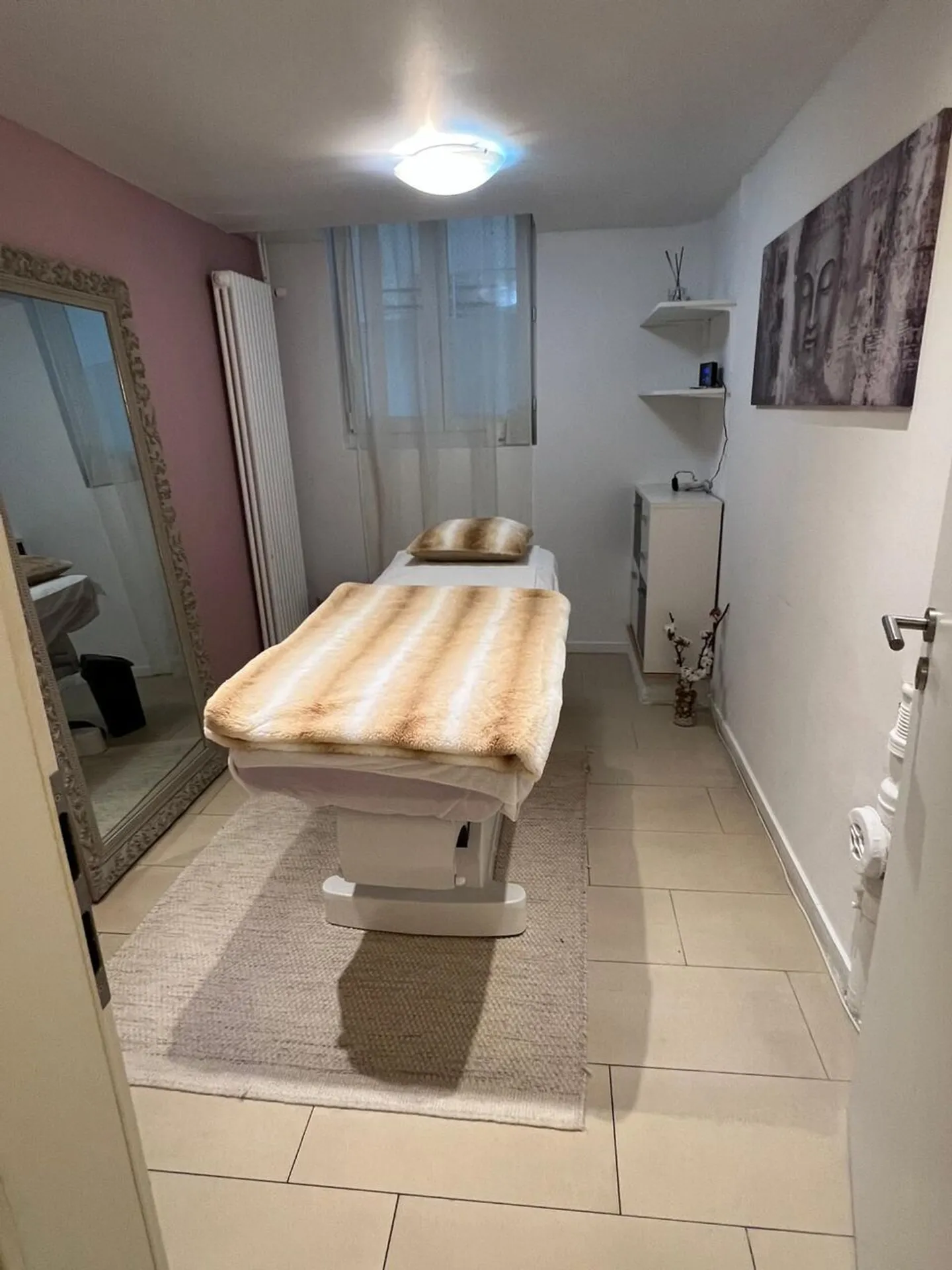 YOUR NEW WORKPLACE AS A SELF-EMPLOYED COSMETICIAN, MASSAGE THERAPIST, PHYSIOTHERAPIST, ETC. - Photo 3 of 5