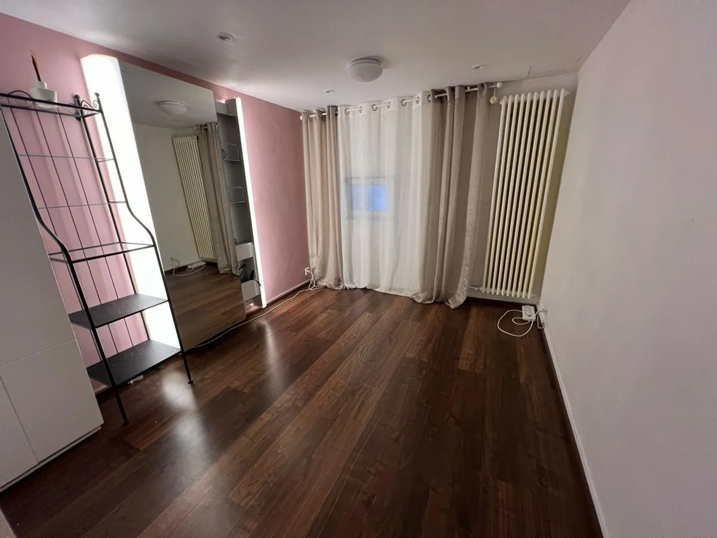 YOUR NEW WORKPLACE AS A SELF-EMPLOYED COSMETICIAN, MASSAGE THERAPIST, PHYSIOTHERAPIST, ETC. - Photo 5 of 5