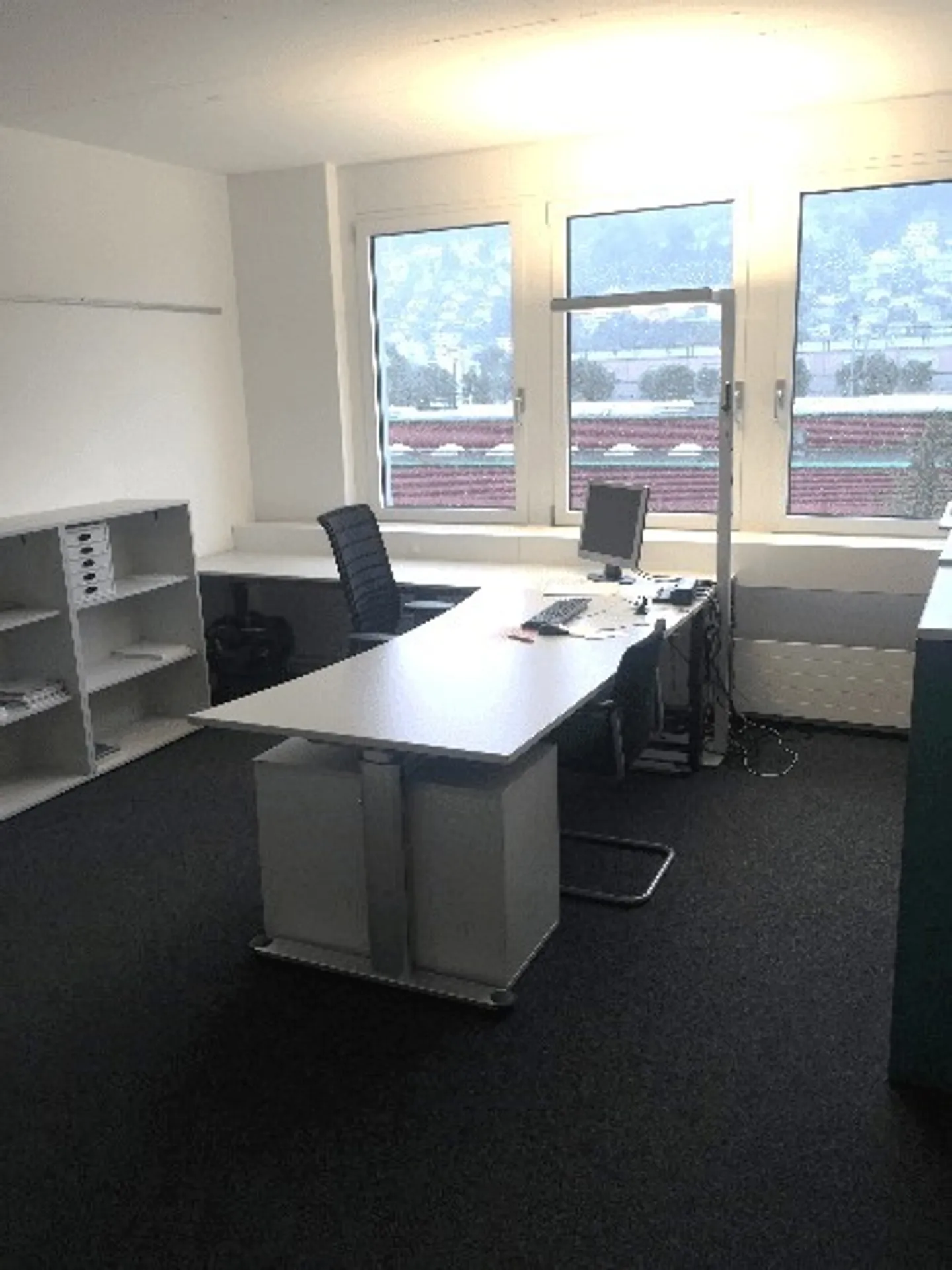 Modernes möbliertes Büro - Foto 2 von 5