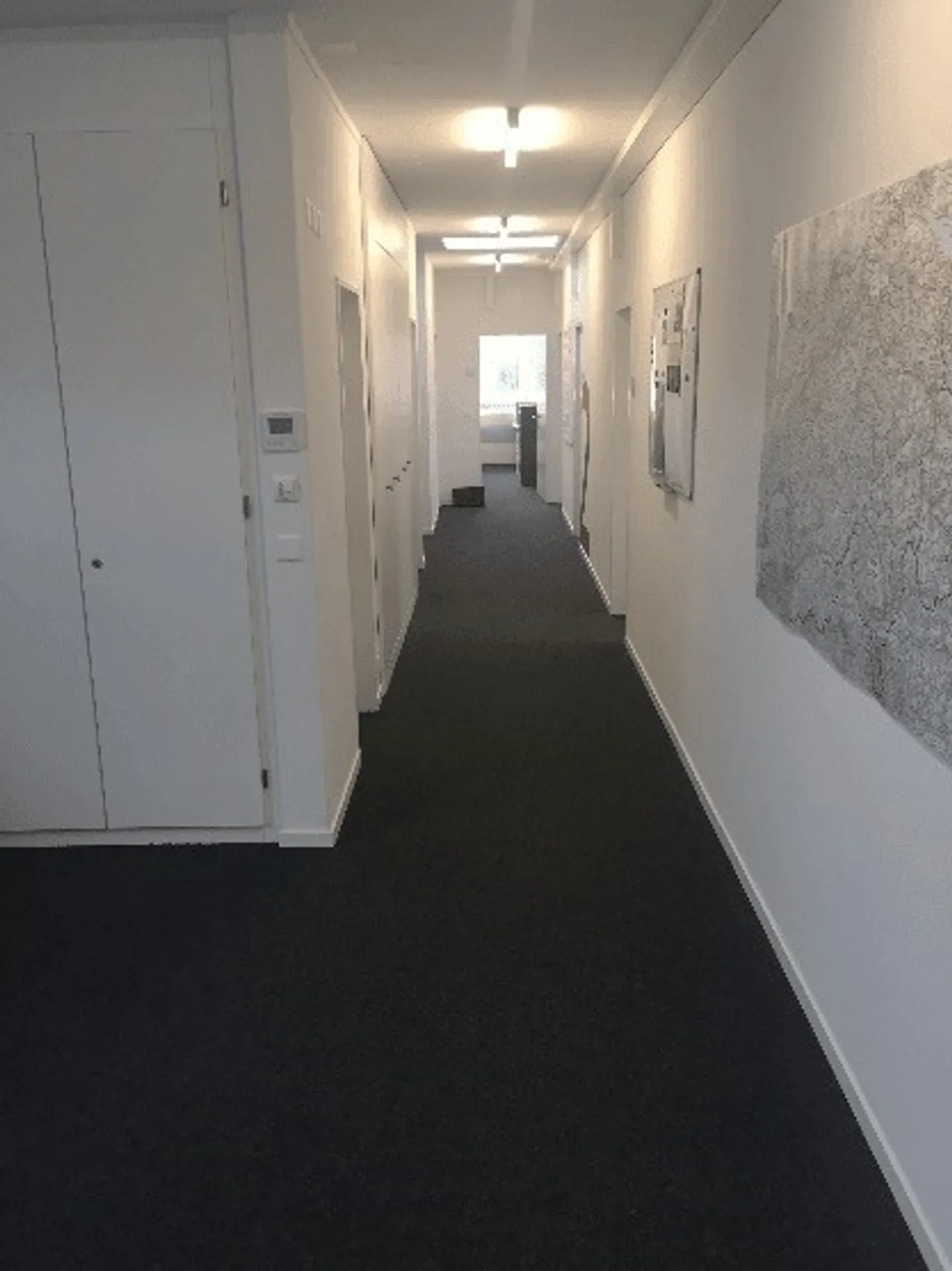 Modernes möbliertes Büro - Foto 3 von 5