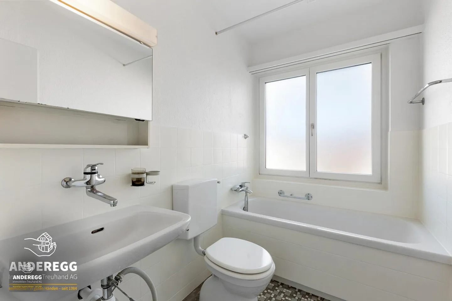 3.5 Room Condominium with Underground Parking Space - Photo 5 of 7