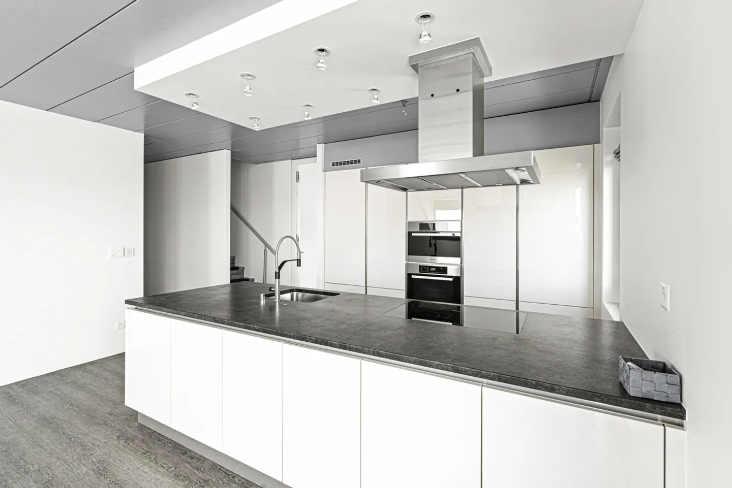 Appartement von Prestige renoviert mit spektakulärer Aussicht auf den See! - Foto 3 von 10