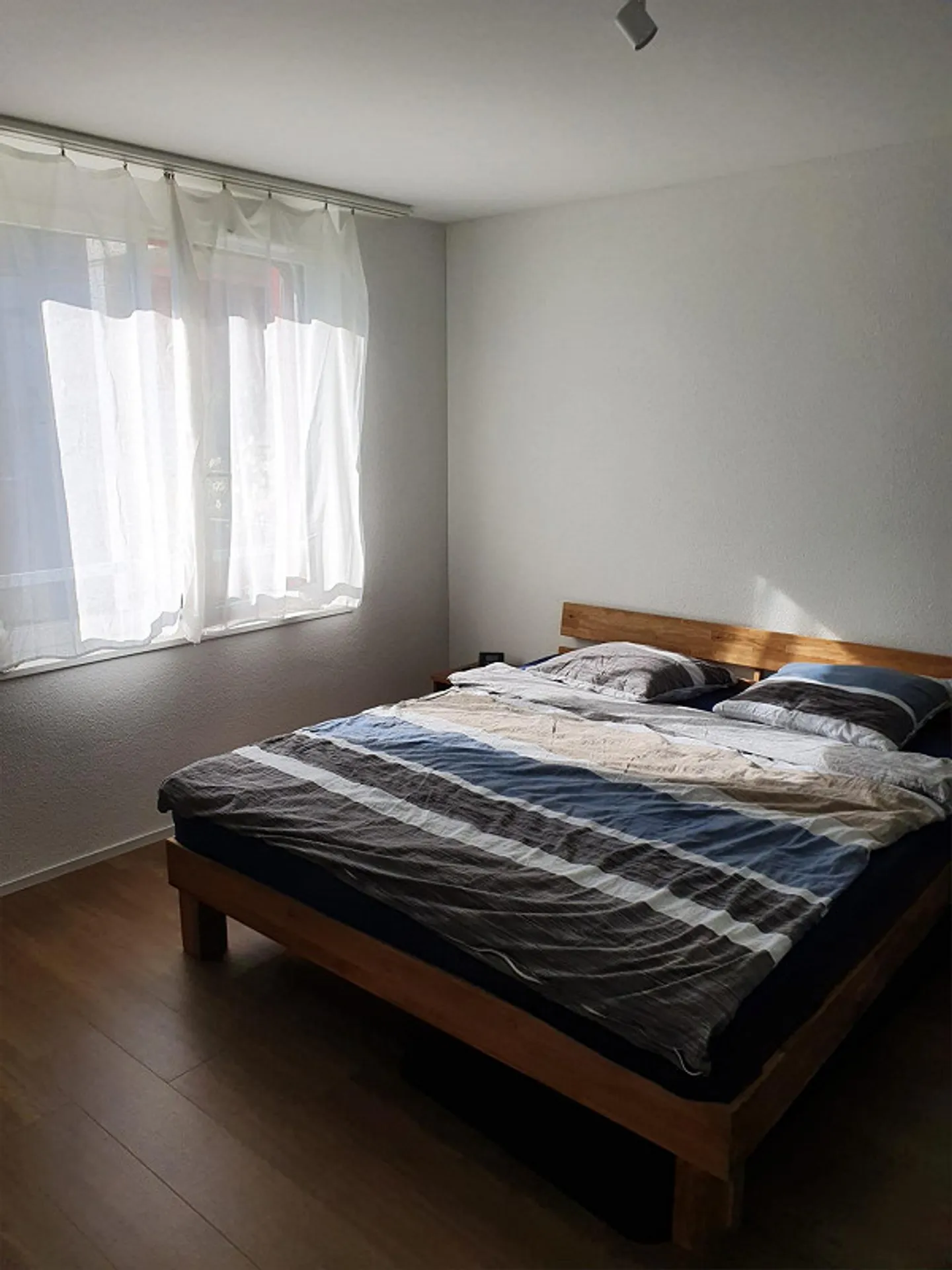 Beautiful and modern 2.5 room apartment with garden seating area - Photo 3 of 8