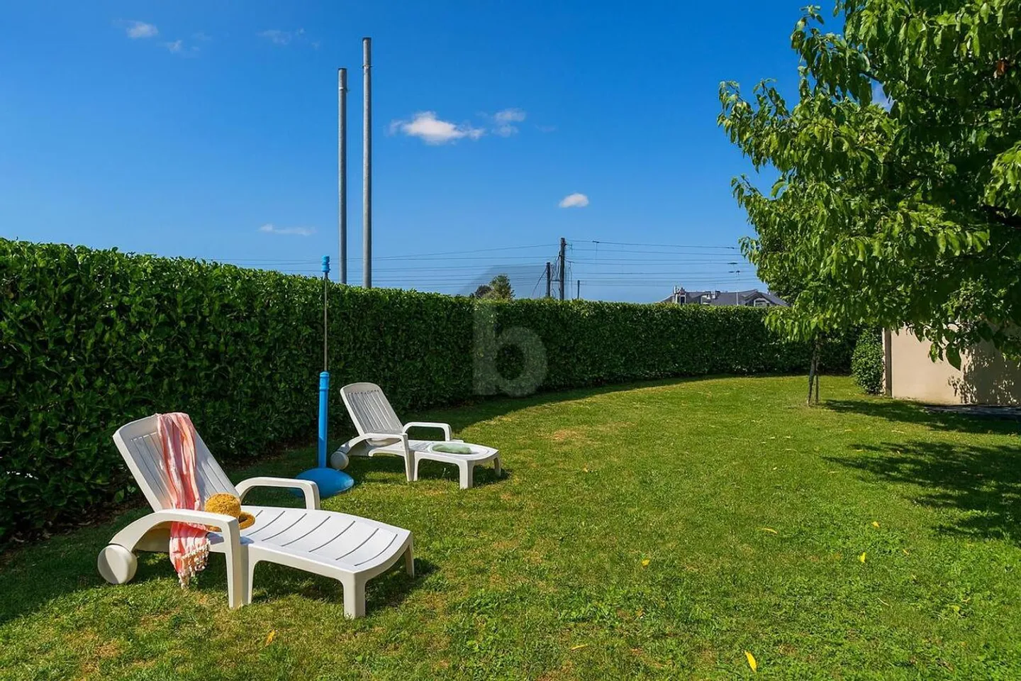 Exceptional Price! Villa with Garden by the Lake - Photo 2 of 6