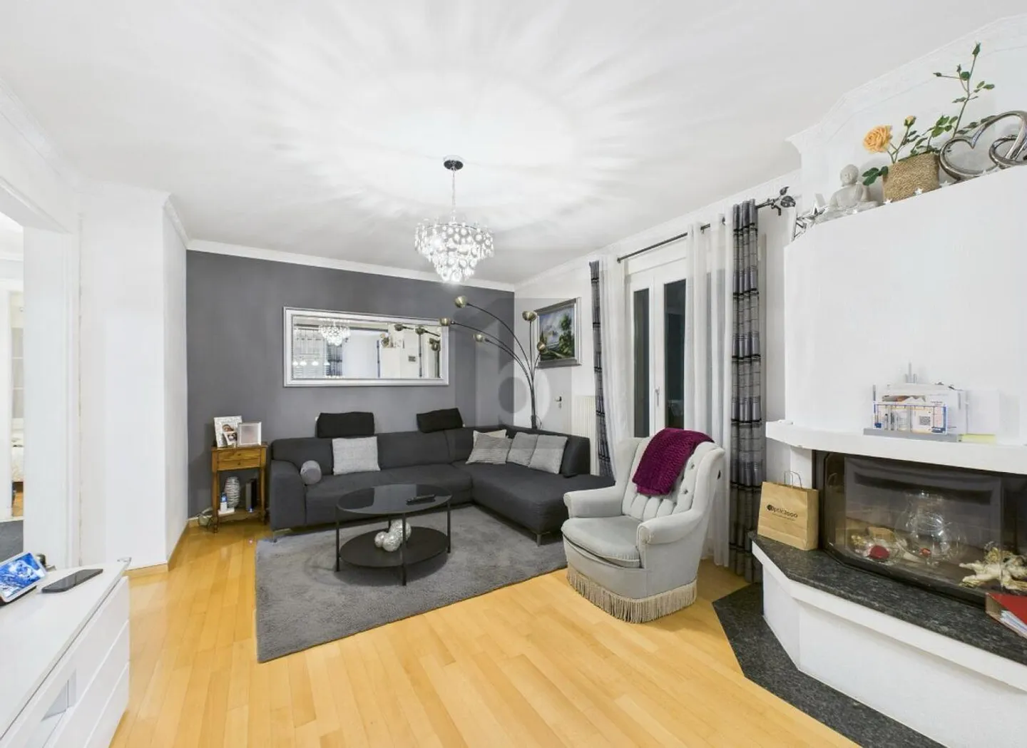 Exceptional Price! Villa with Garden by the Lake - Photo 3 of 6