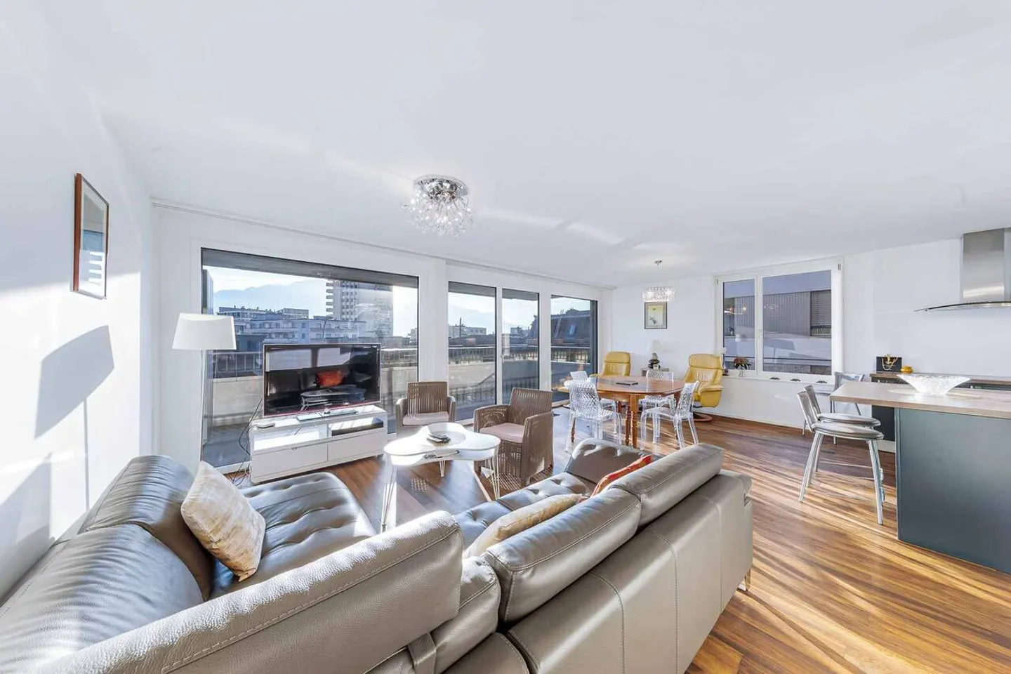 Apartment mit hohem Standard und 4.5 Zimmern im Herzen von Montreux - Foto 4 von 7