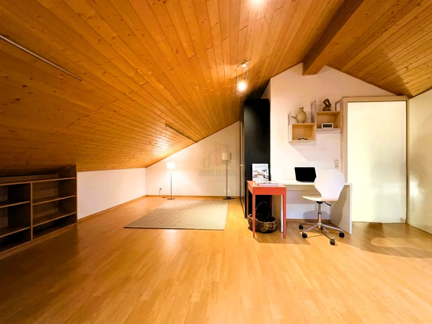 Beautiful Townhouse - Photo 10 of 13
