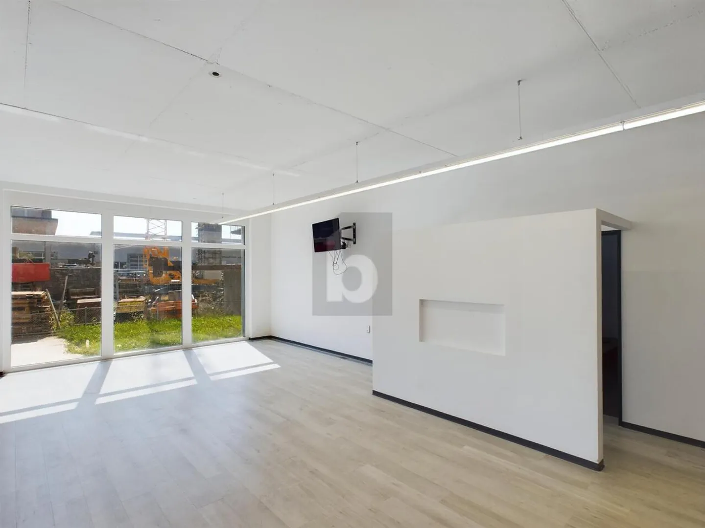 MODERNE ET BAIGNÉE DE LUMIÈRE - Photo 1 sur 6