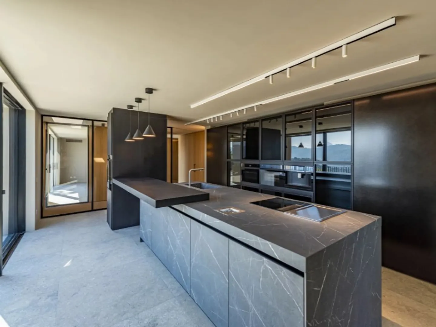 Luxury Villa with Lake View - Photo 8 of 22
