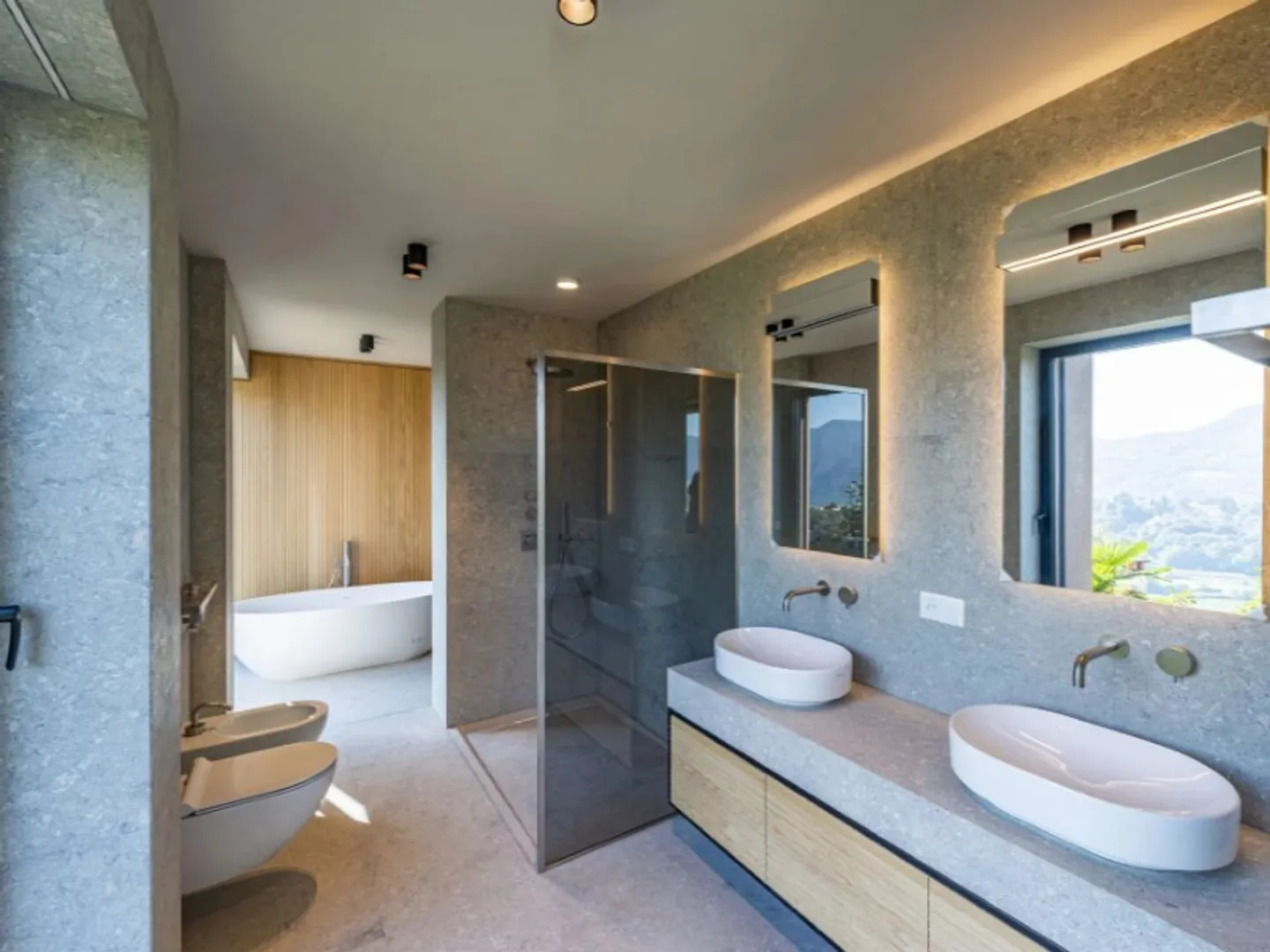 Luxury Villa with Lake View - Photo 13 of 22