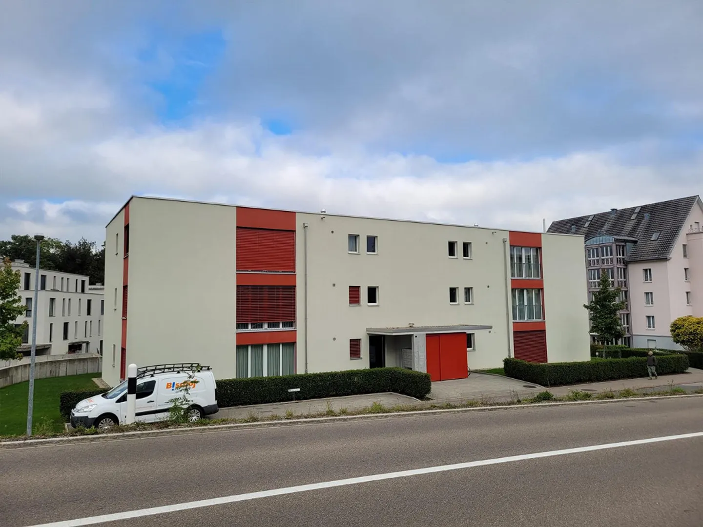 Beautiful and modern 2.5 room apartment with garden seating area - Photo 7 of 8