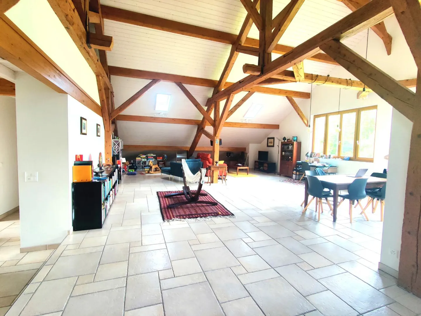 Top Floor 6 Rooms - Photo 2 of 7