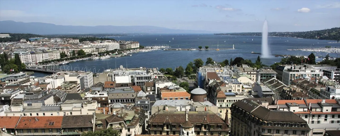 Mixed-use building - Photo 1 of 10