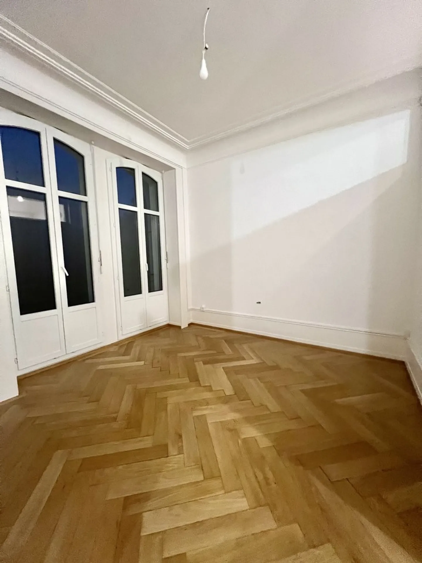 Wunderschöne 4,5 Zimmer neu zu vermieten gegenüber dem Mailänder Park! - Foto 8 von 11