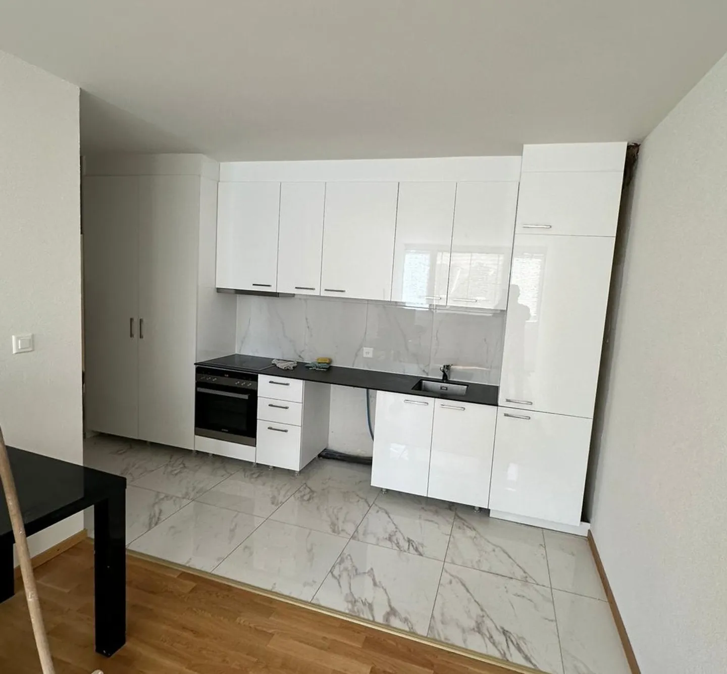 Mixed-use building - Photo 6 of 10