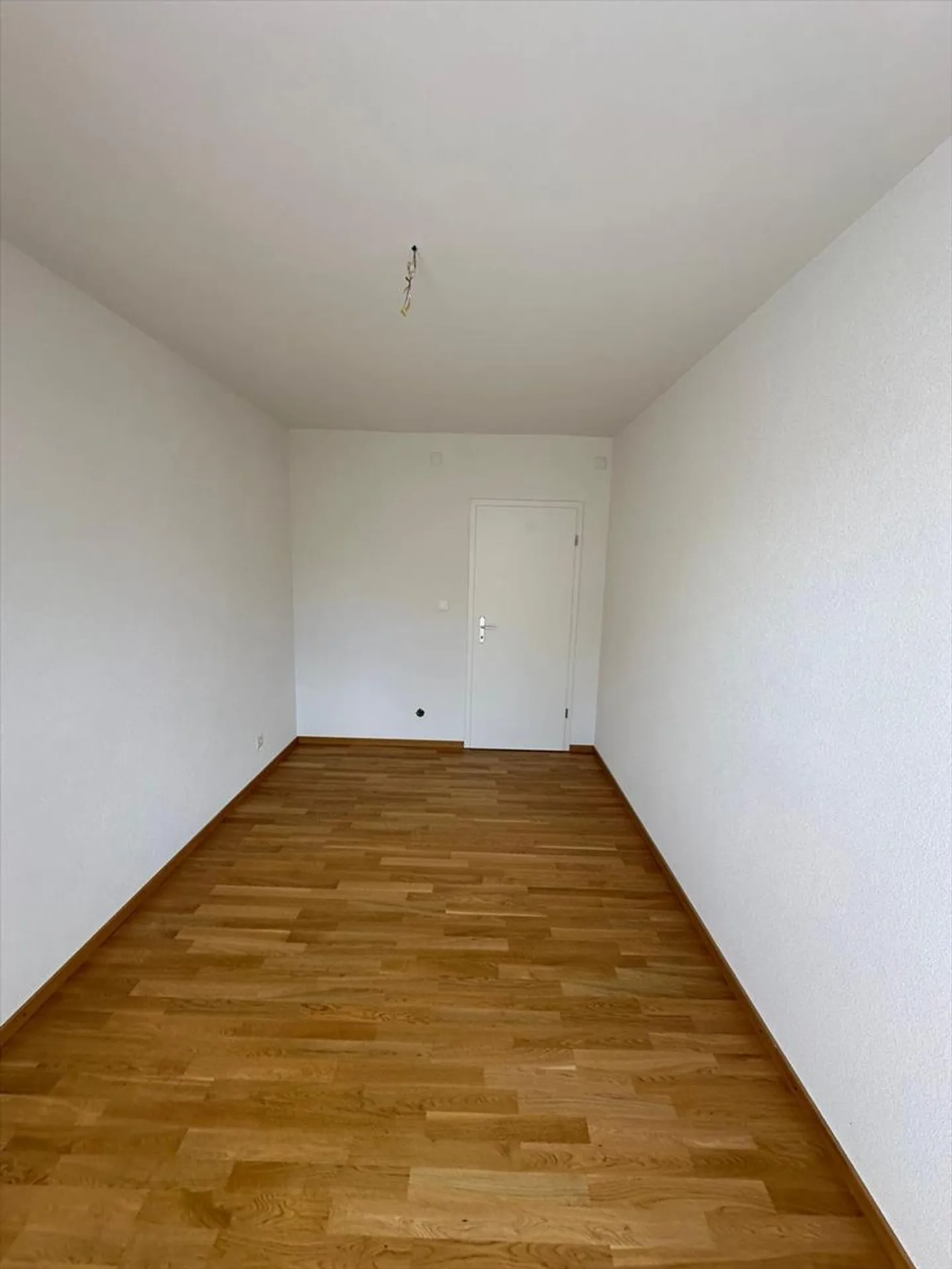 Mixed-use building - Photo 8 of 10