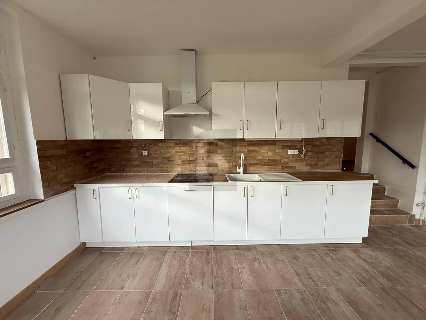 SPACIOUS AND BRIGHT - Photo 3 of 6