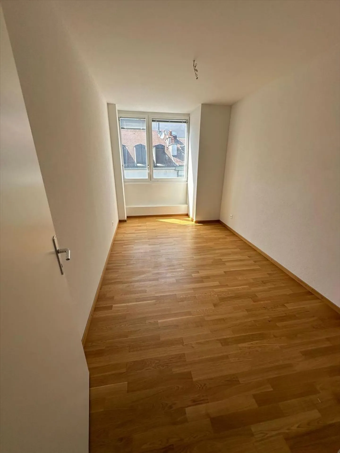 Mixed-use building - Photo 10 of 10