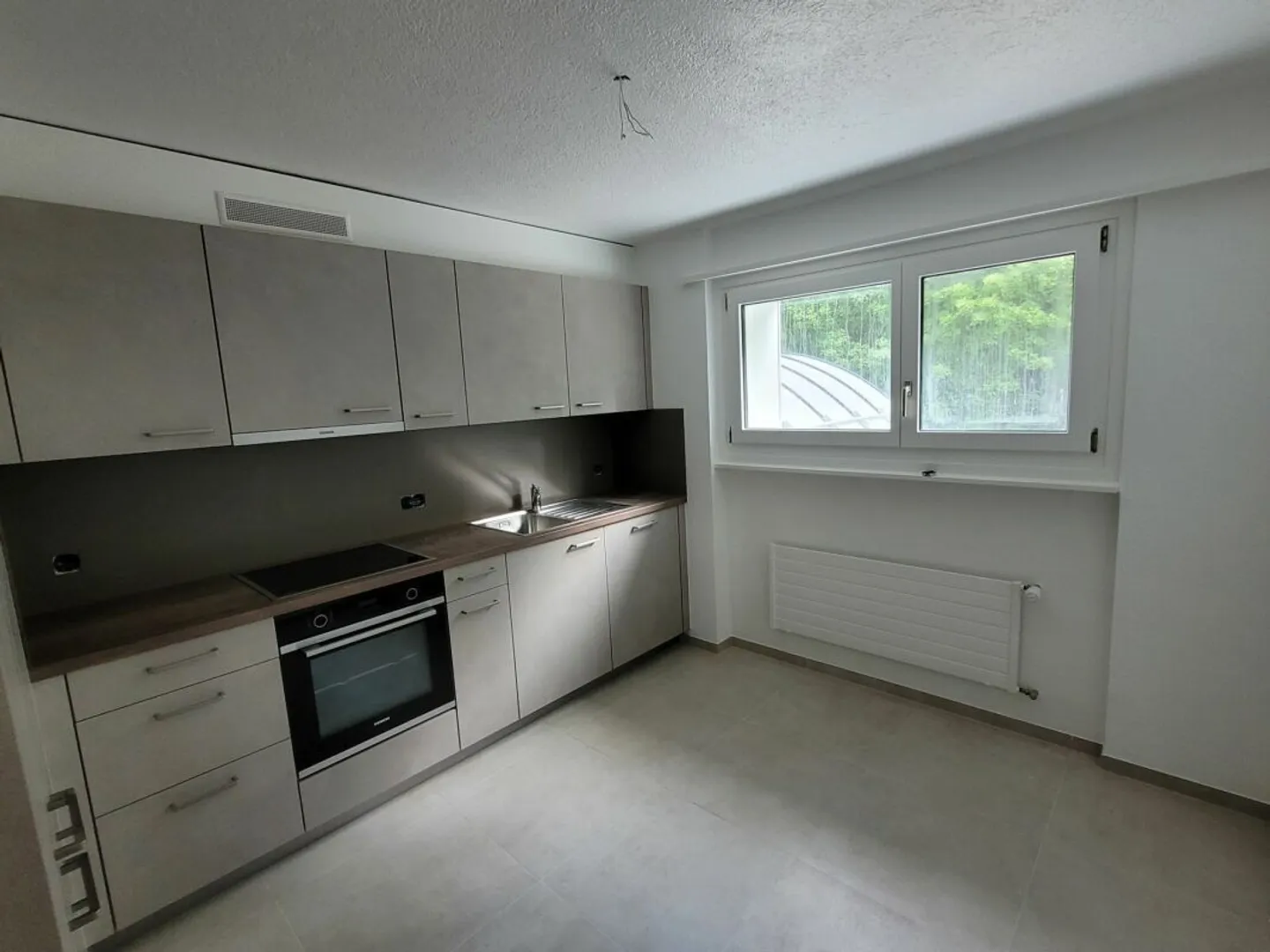 Appartamento recentemente ristrutturato con balcone di 3 locali! - Foto 2 di 11