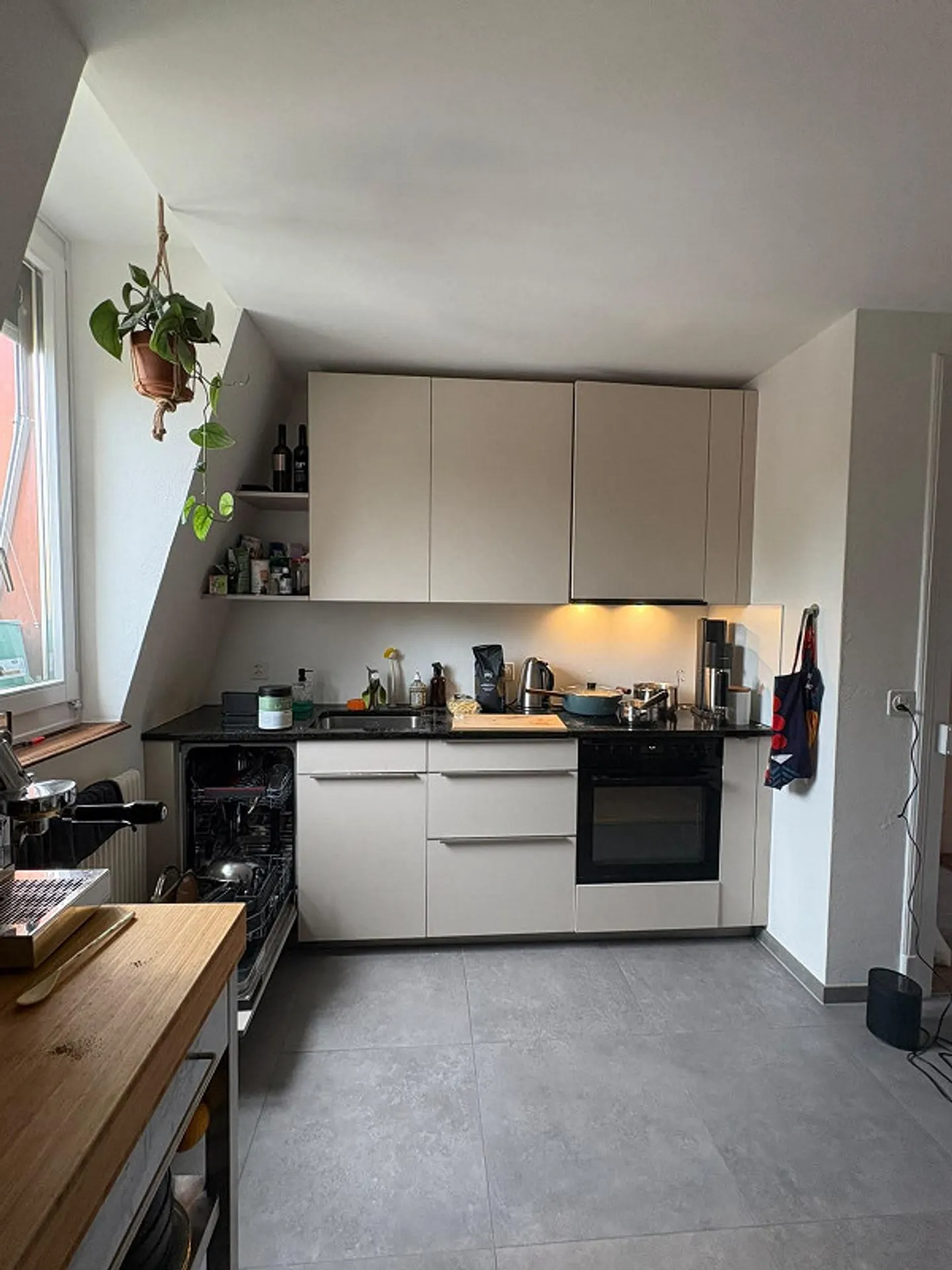 Appartement en duplex de 3,5 pièces entièrement rénové à Lorraine - Photo 2 sur 11