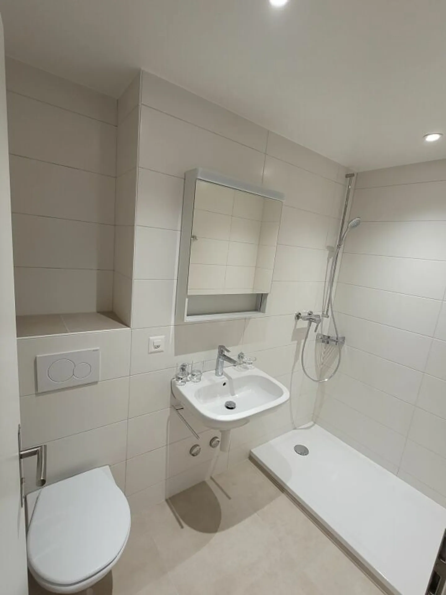 Appartamento recentemente ristrutturato con balcone di 3 locali! - Foto 7 di 11