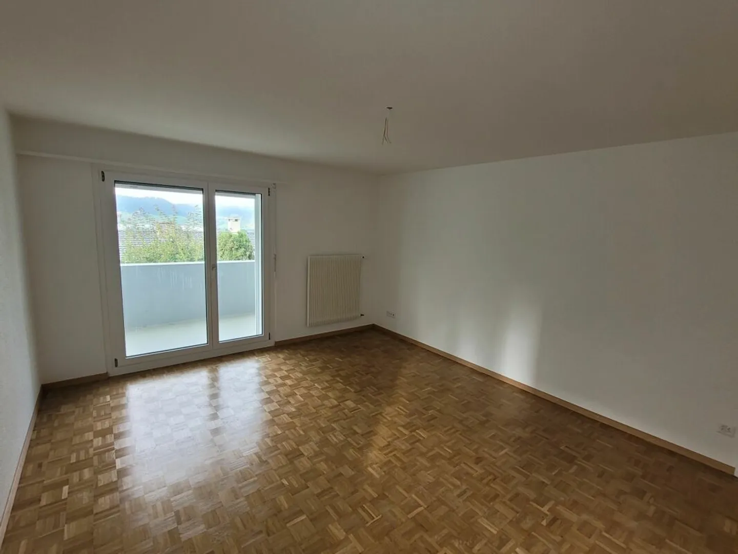 Appartamento recentemente ristrutturato con balcone di 3 locali! - Foto 4 di 11
