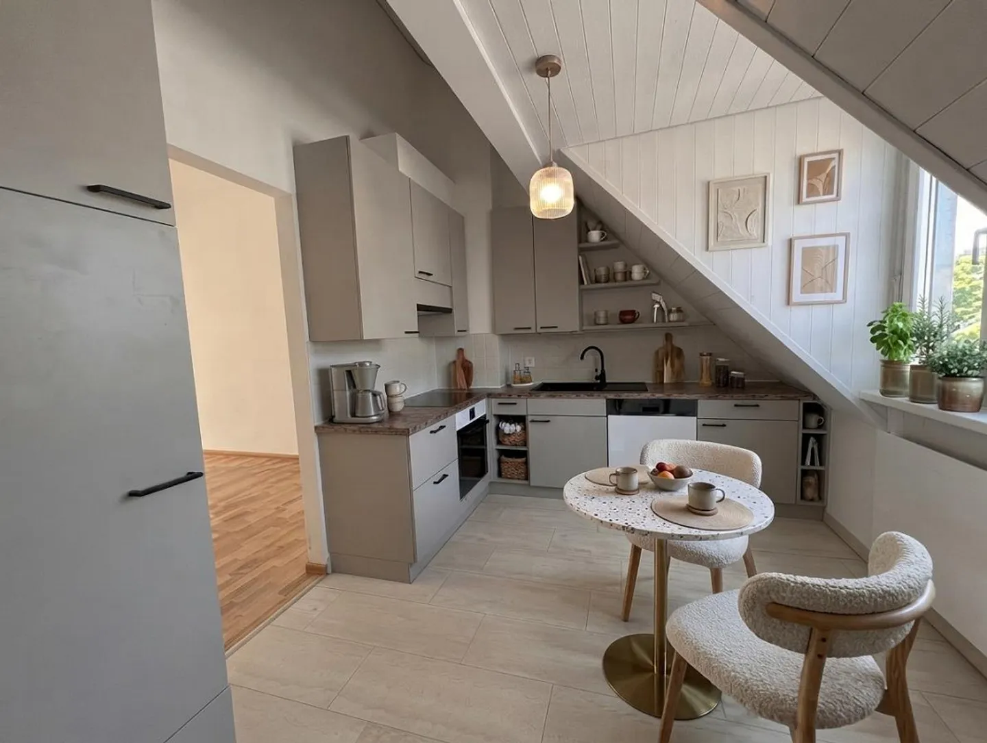 Maisonette ristrutturata di 3,5 locali (86 m²) con locale hobby (15 m²) - Foto 2 di 16