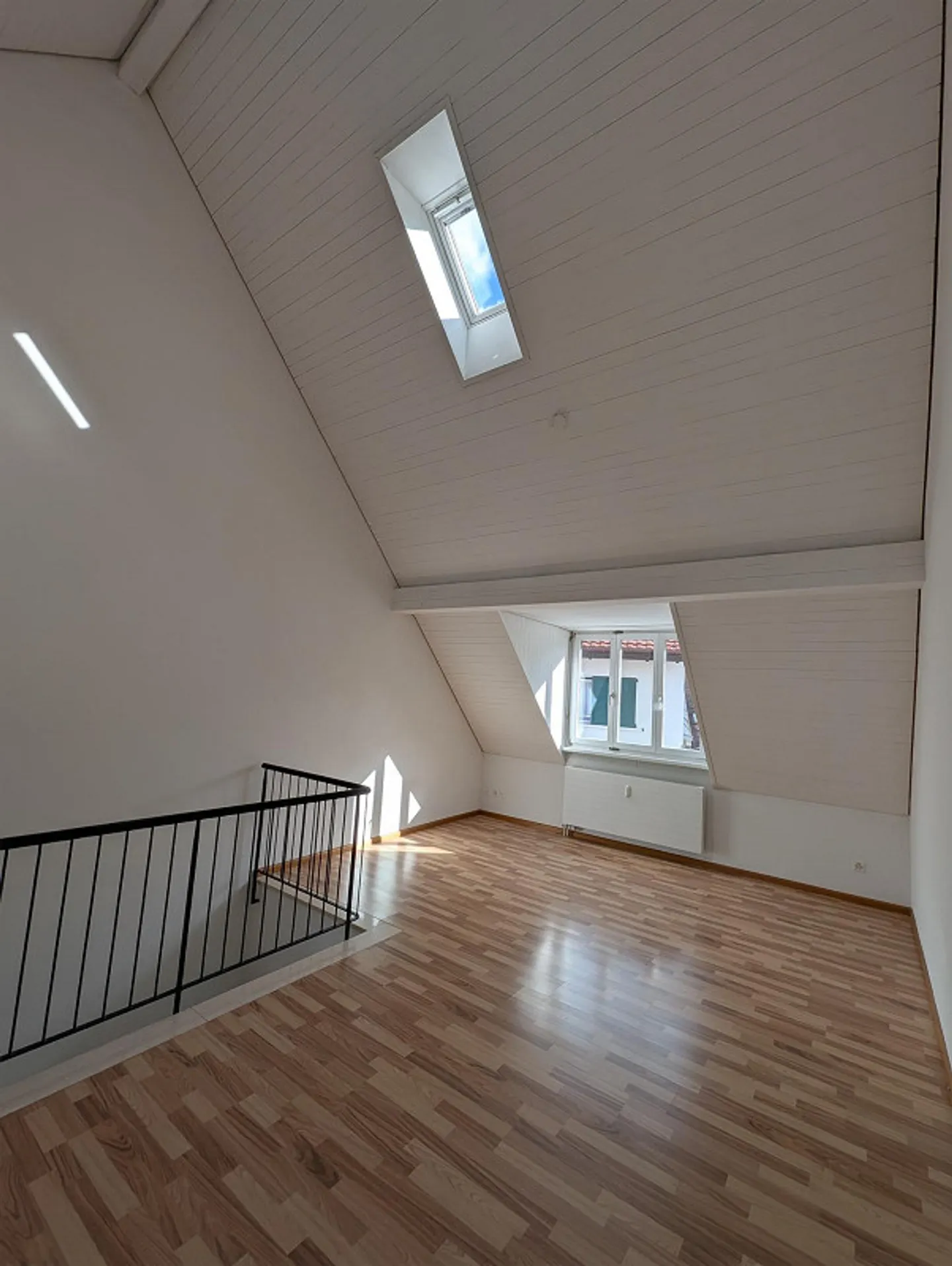 Maisonette ristrutturata di 3,5 locali (86 m²) con locale hobby (15 m²) - Foto 9 di 16