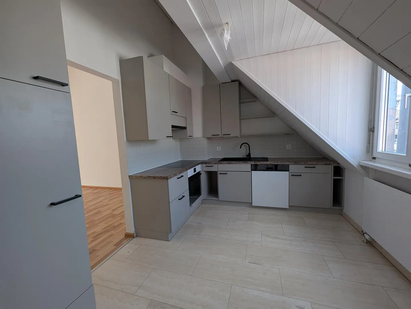 Maisonette ristrutturata di 3,5 locali (86 m²) con locale hobby (15 m²) - Foto 10 di 16