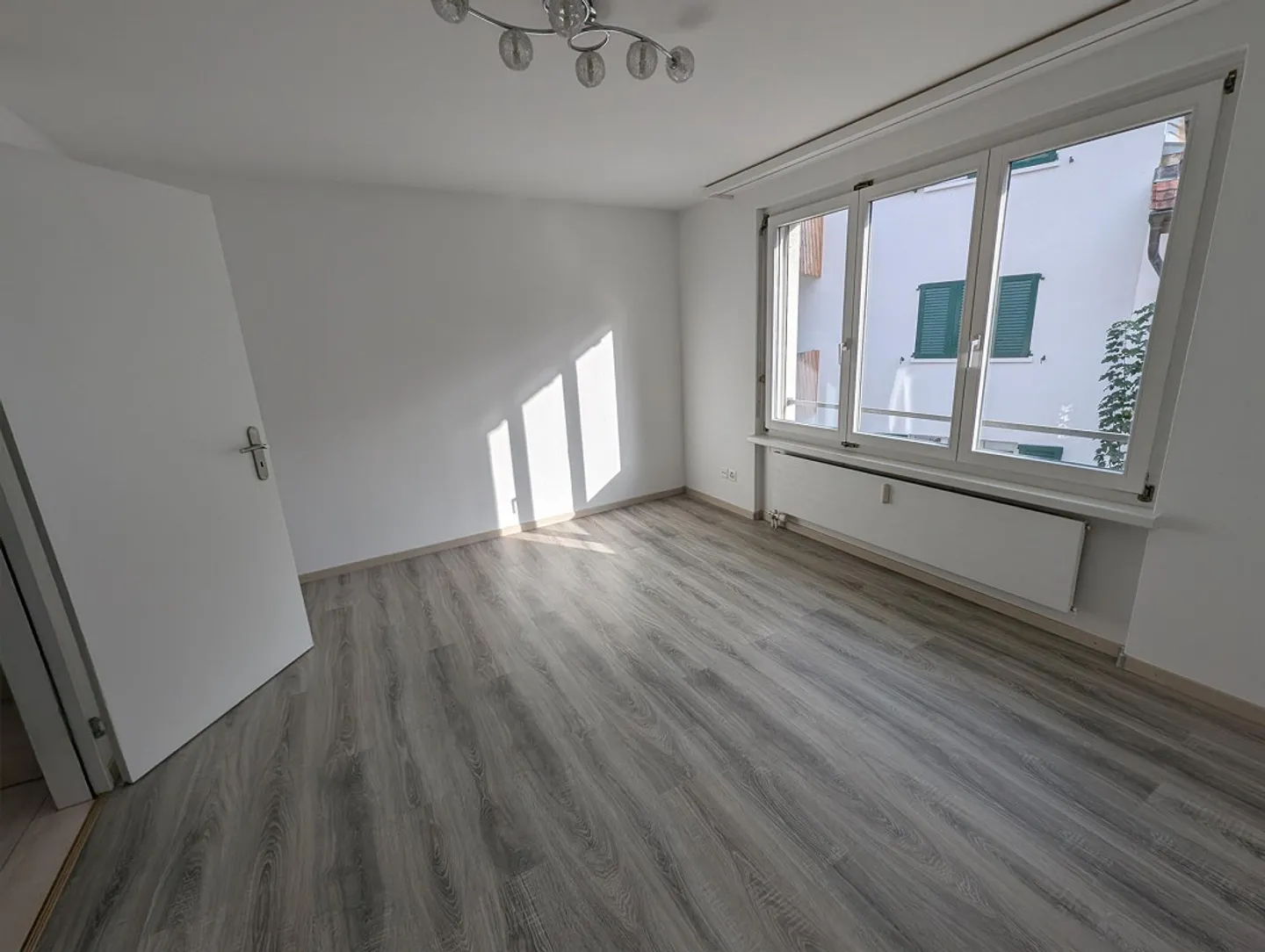 Maisonette ristrutturata di 3,5 locali (86 m²) con locale hobby (15 m²) - Foto 12 di 16