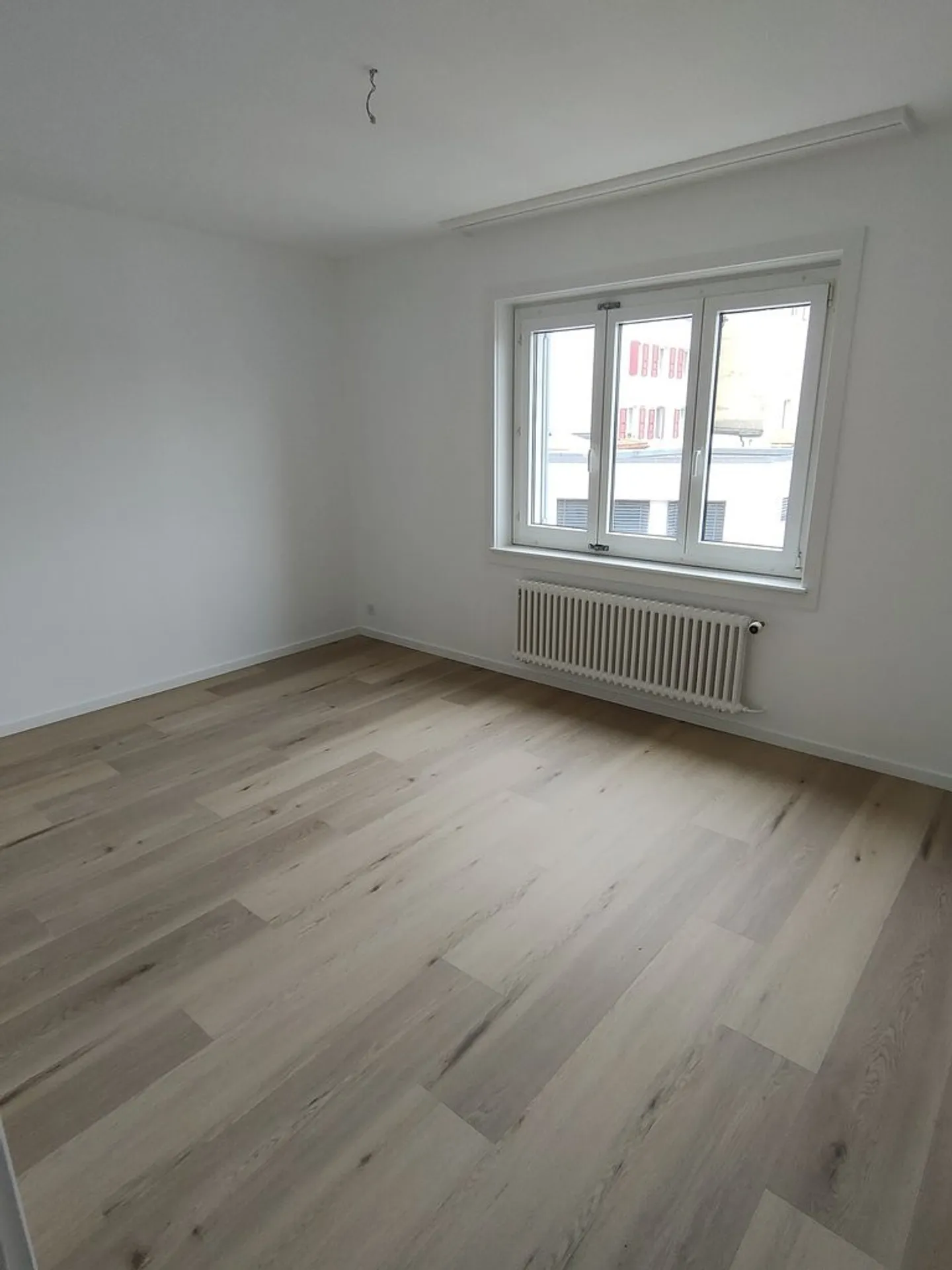 3-Zimmer-Wohnung mit Balkon in der Nähe von Annehmlichkeiten - Foto 4 von 6
