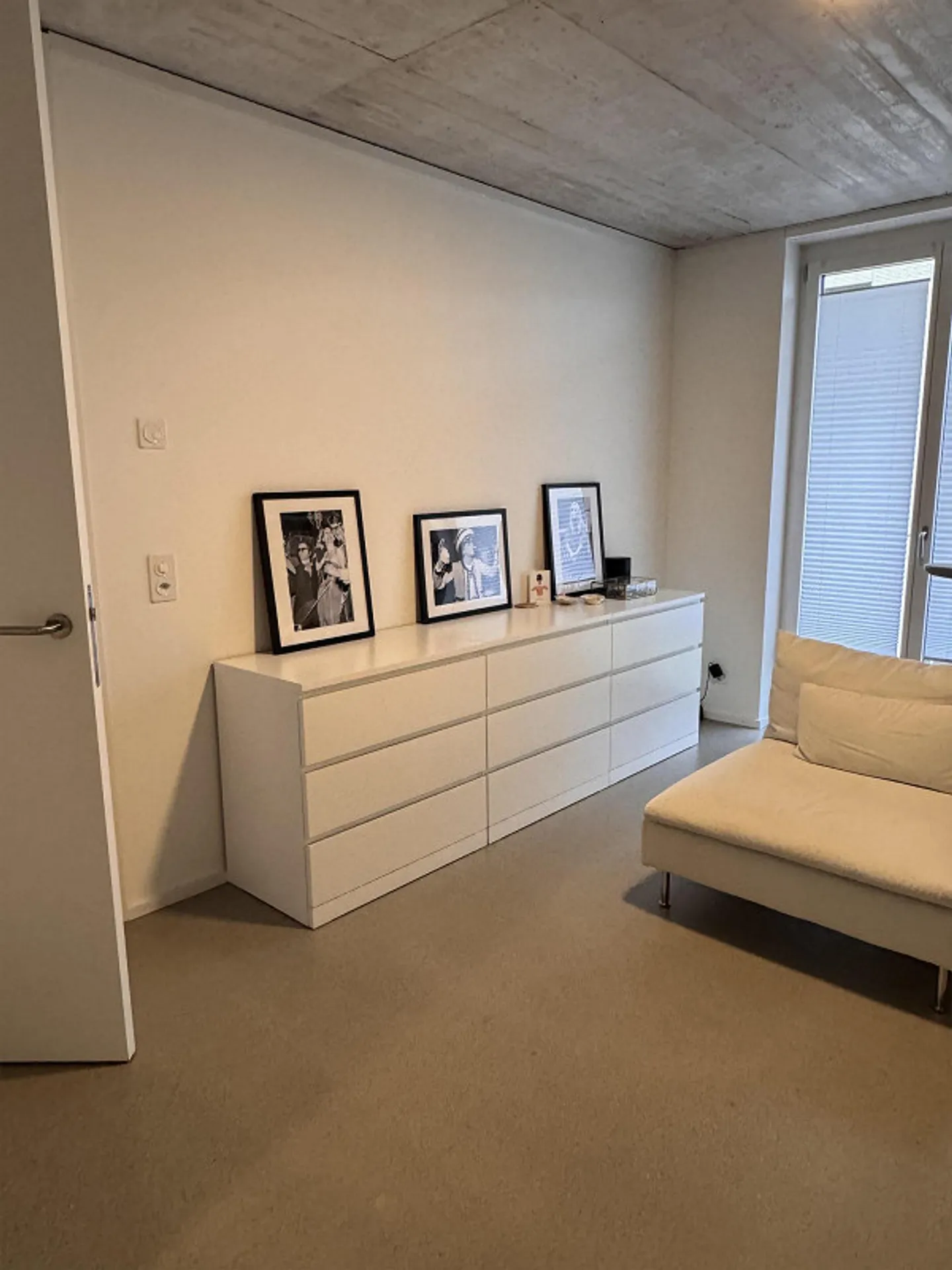 Appartement moderne et lumineux de 4,5 pièces (2020) avec style et confort - Photo 4 sur 8