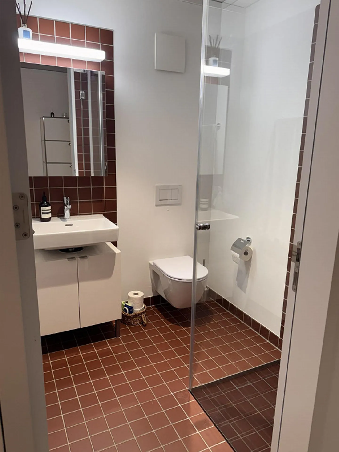 Appartement moderne et lumineux de 4,5 pièces (2020) avec style et confort - Photo 7 sur 8