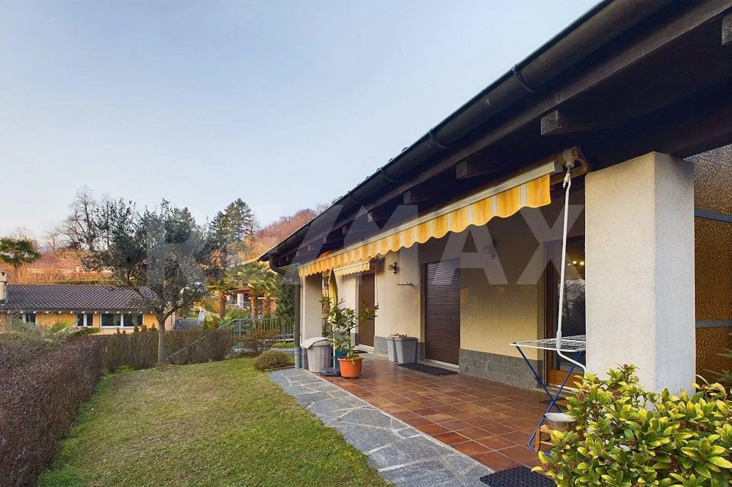 Eleganza e privacy a Muzzano - Villa con grande giardino privato - Foto 7 di 13