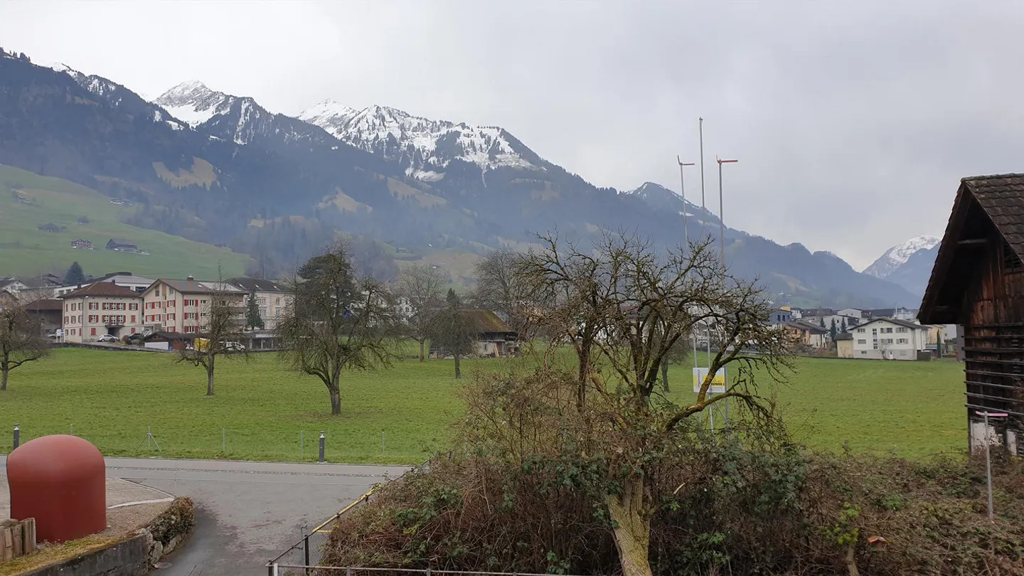 Geräumige Wohnung mit grossem Balkon - Foto 1 von 8
