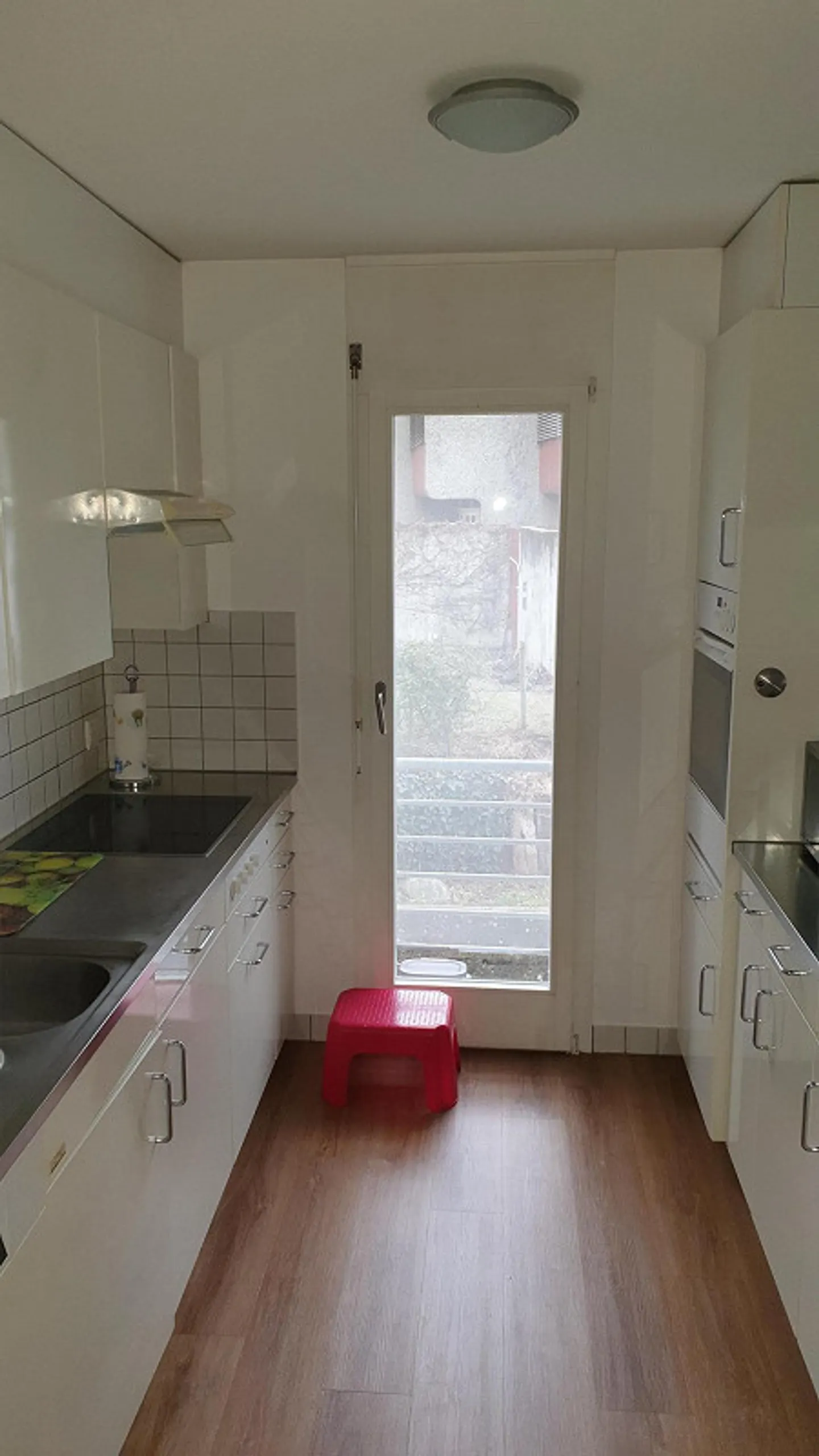 Geräumige Wohnung mit grossem Balkon - Foto 3 von 8