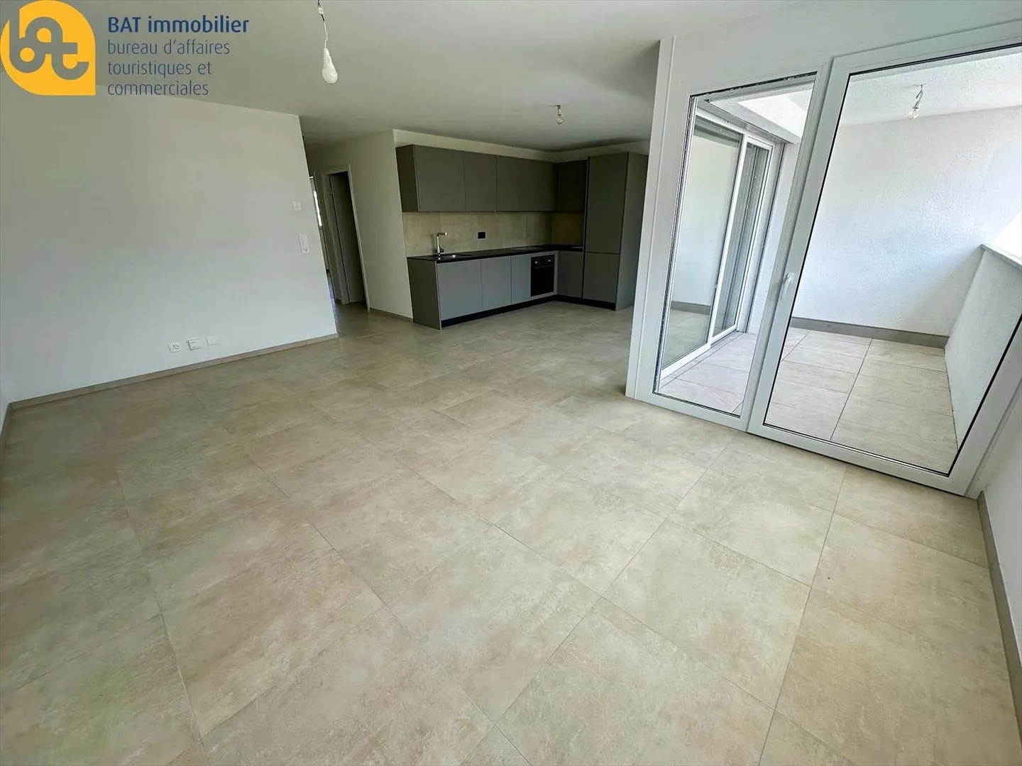 Apartment for rent - Photo 4 of 12