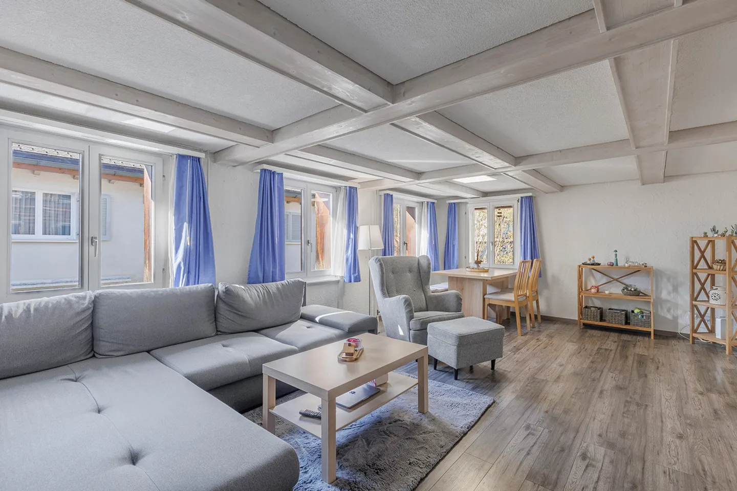 Maison lumineuse avec charme - Photo 2 sur 6
